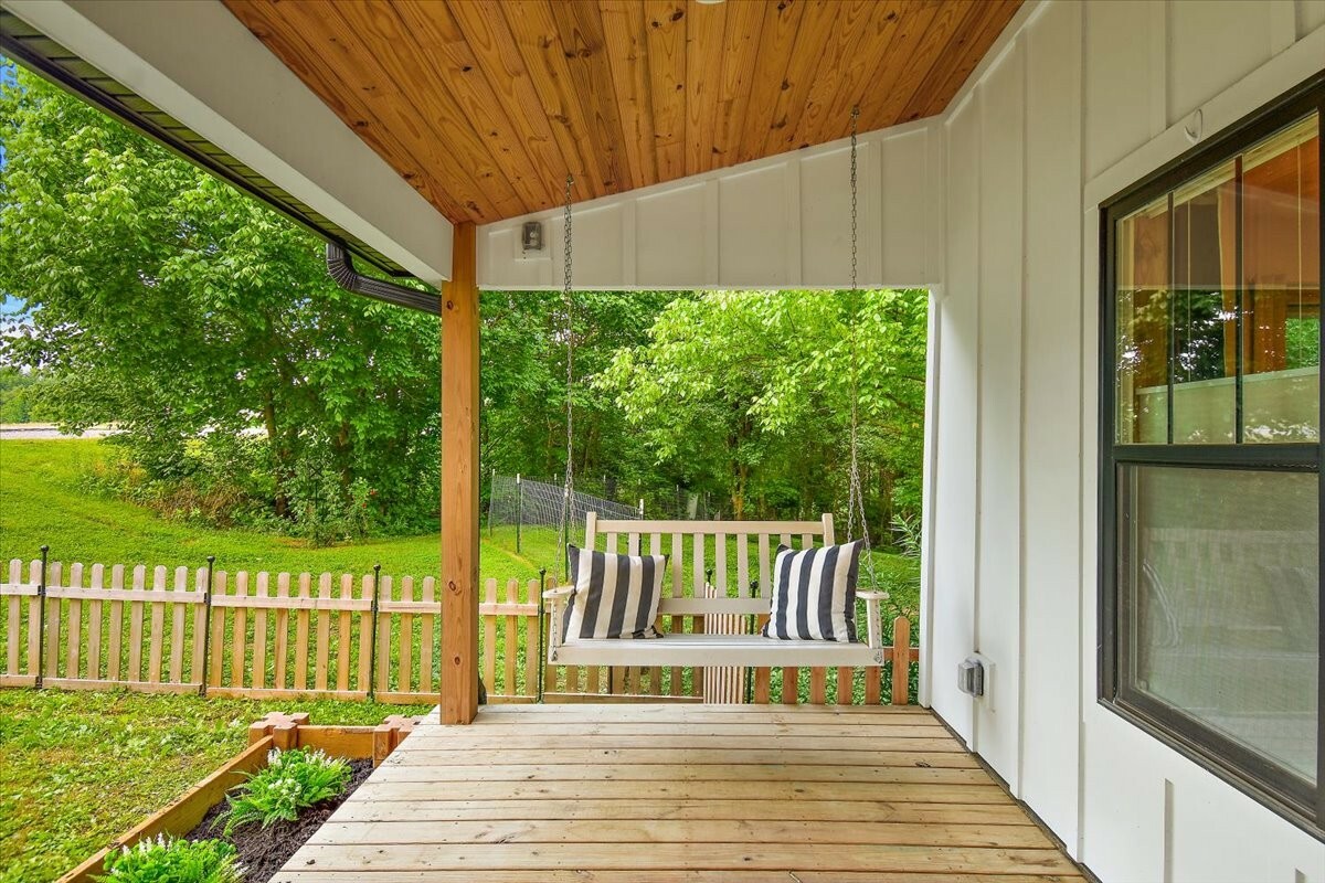 Property Photo: 145 W Hollis Chapel Rd TN 37148