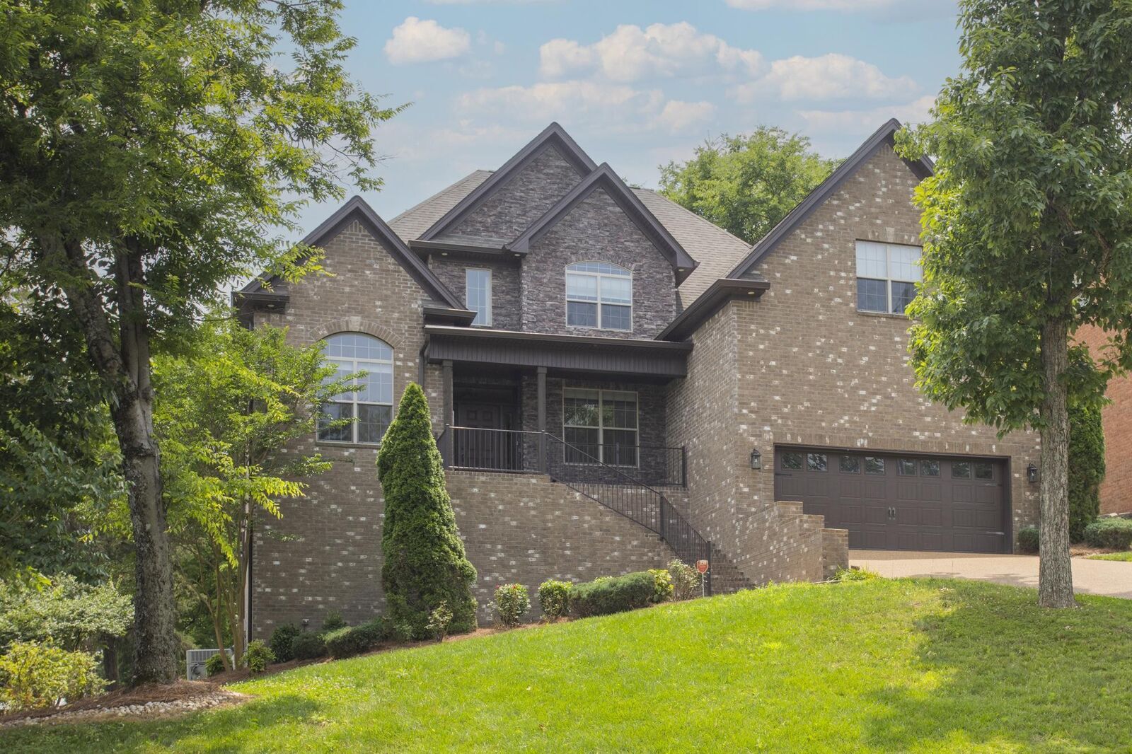 Property Photo: 111 Country Hills Dr TN 37075