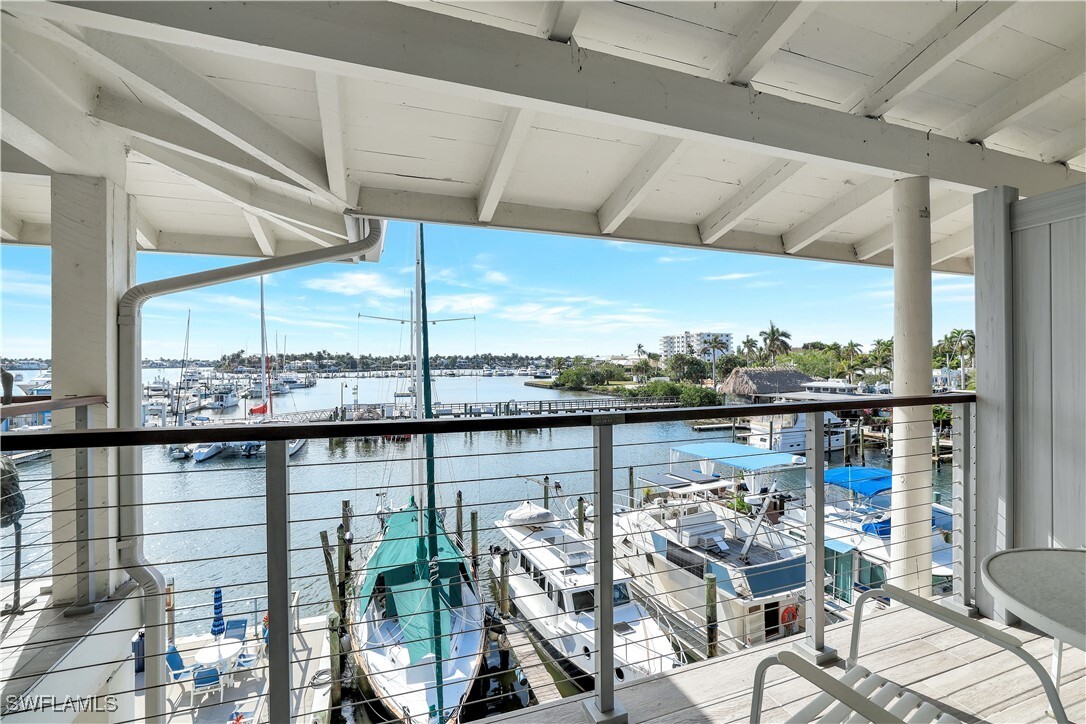 Property Photo: 900 Broad Avenue S 320 FL 34102