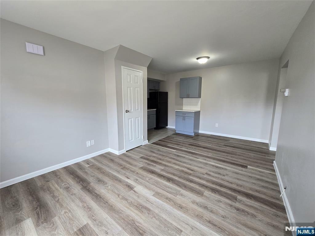 Property Photo:  274 Park Street 5  NJ 07601 
