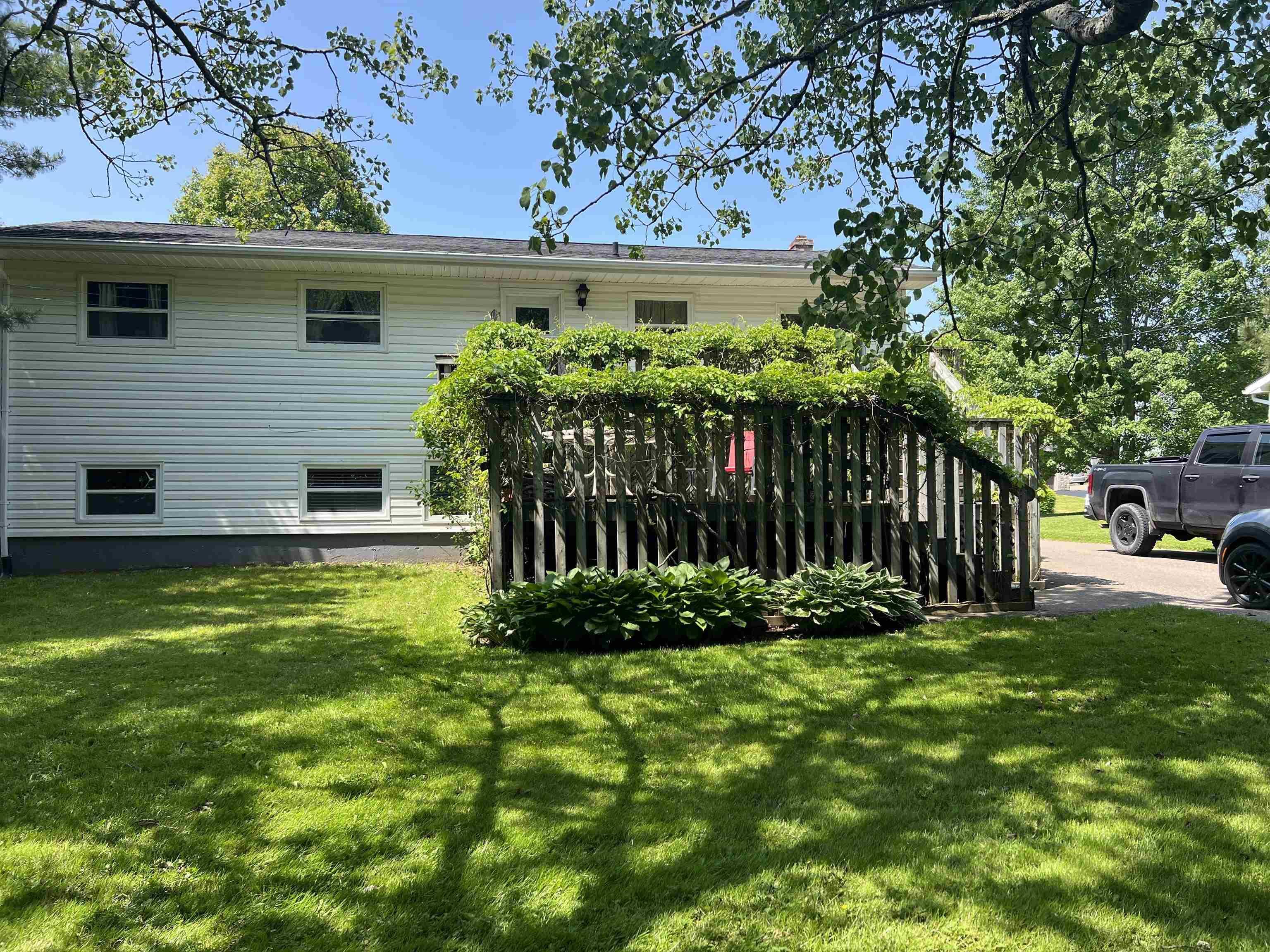 Photo de la propriété: 98 Oakwood Drive NS B6L 1N4