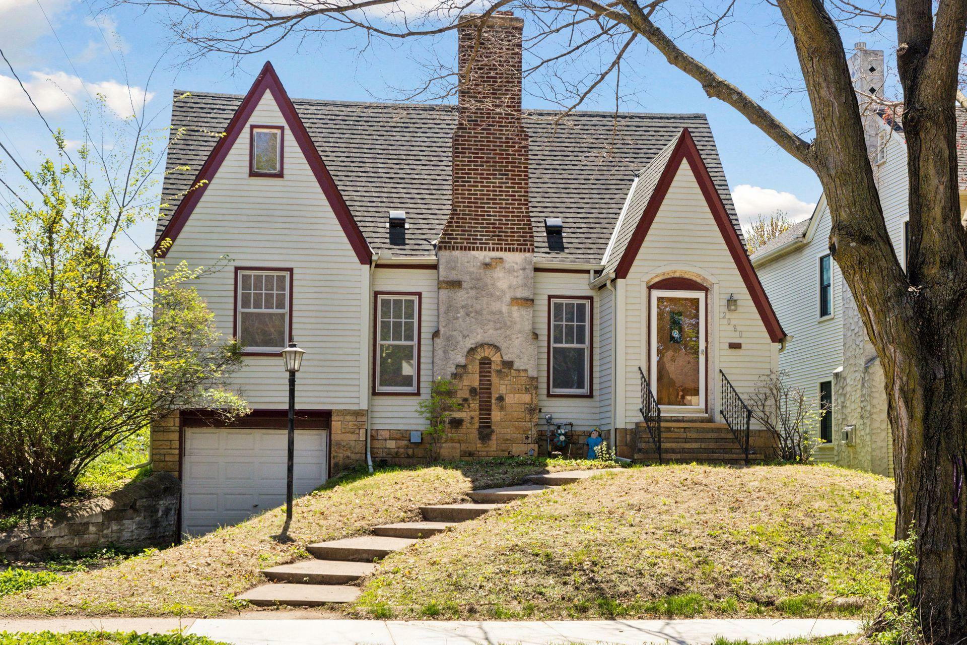 Property Photo: 2080 Hartford Avenue MN 55116