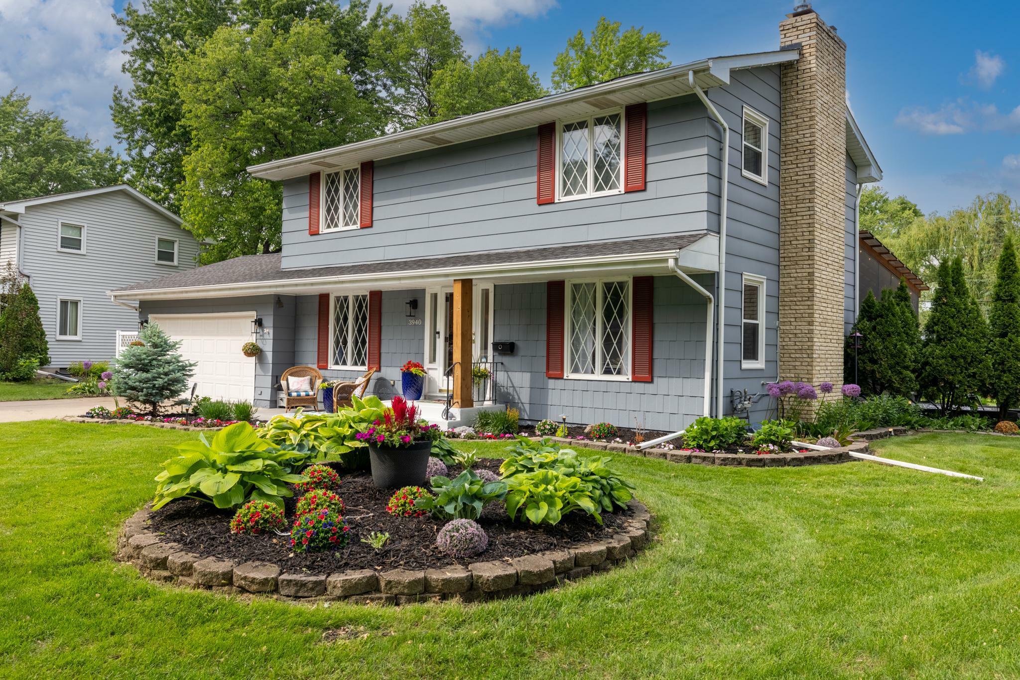 Property Photo: 3940 Virginia Avenue N MN 55427