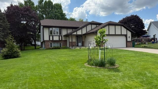Property Photo: 656 Mina Court MN 55115
