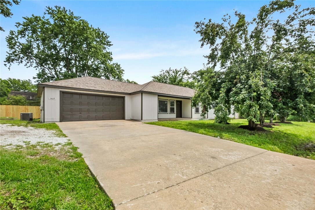 1409 N Arkansas Street  Rogers AR 72756 photo