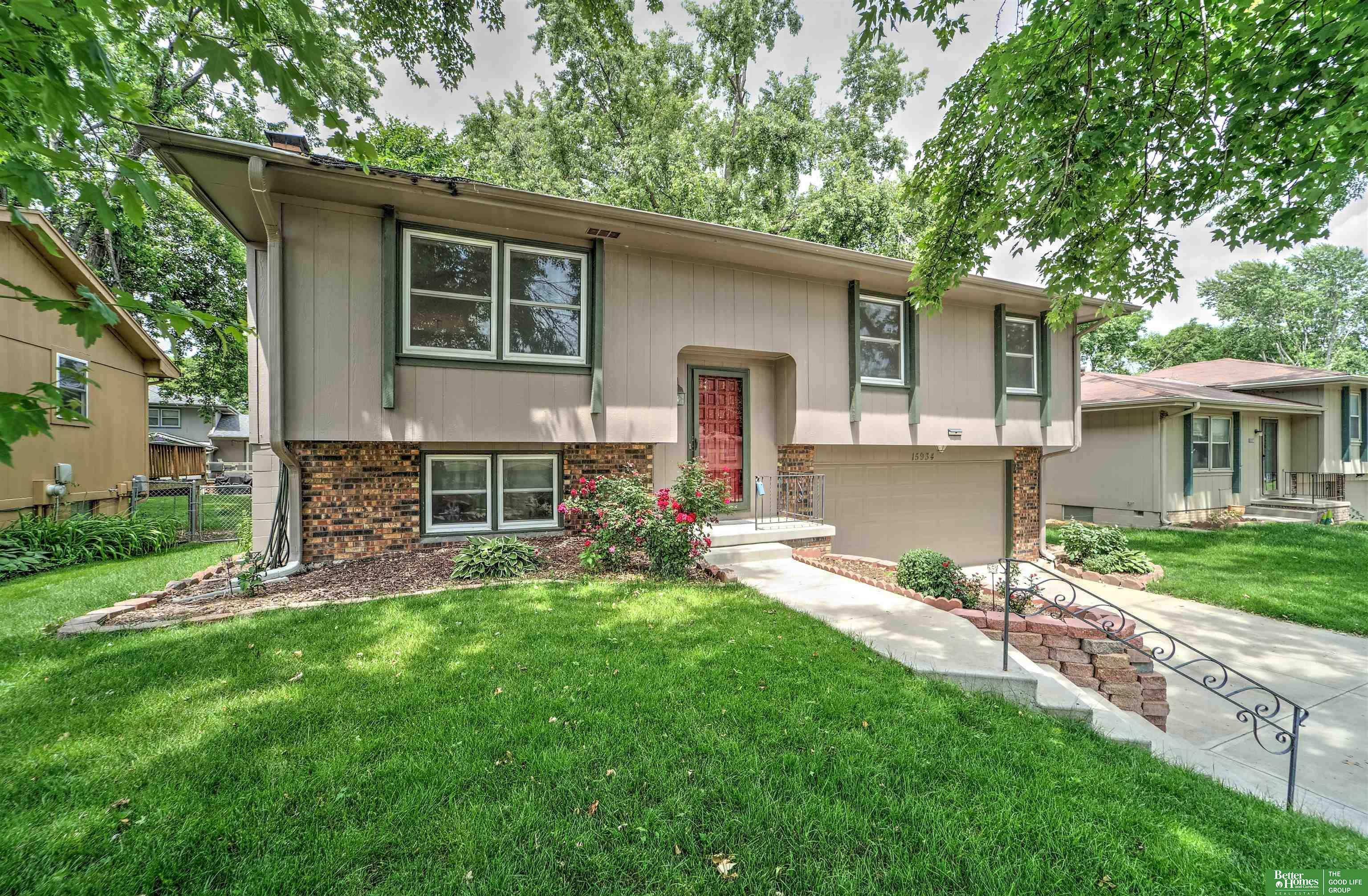 Property Photo: 15934 Arbor Circle NE 68130