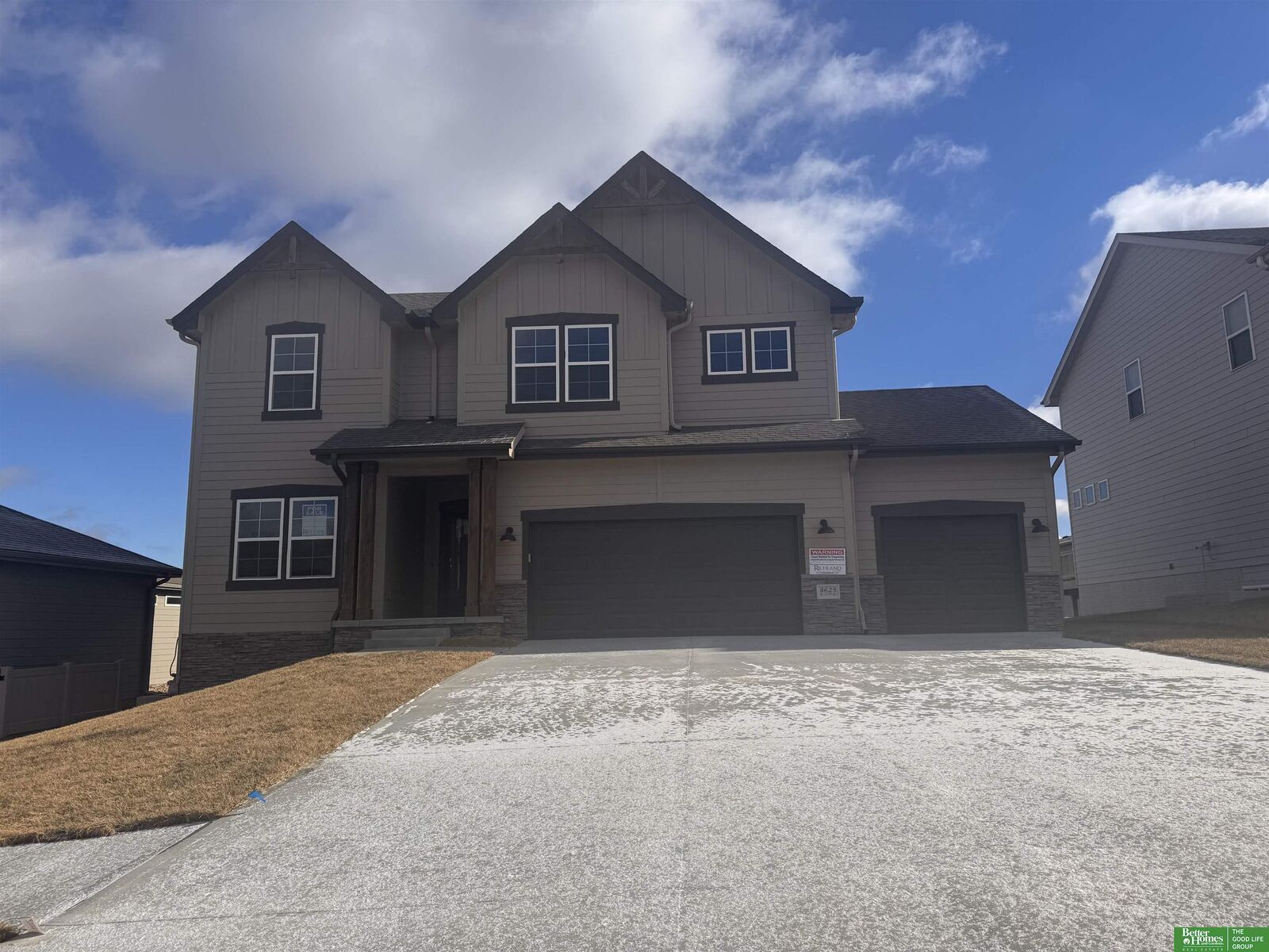 Property Photo: 8625 N 177 Street NE 68007