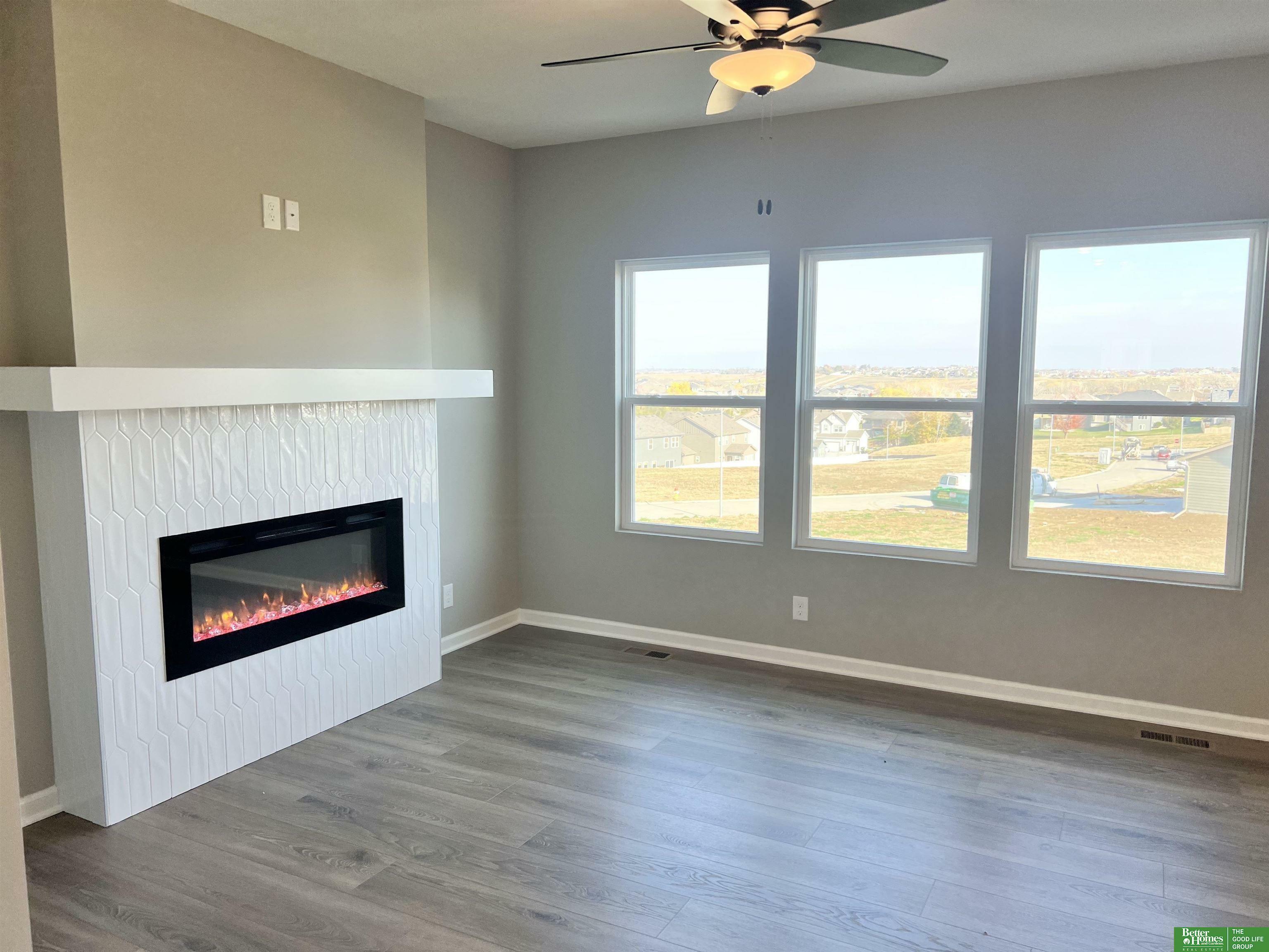Property Photo: 8619 N 176 Street NE 68007