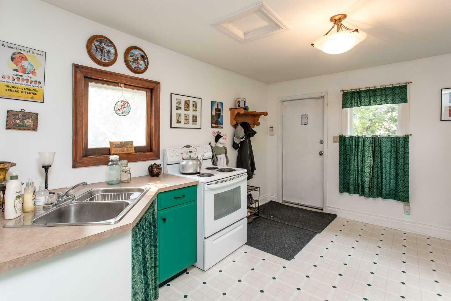 Property Photo: 4641 49 Street AB T4N 1T4