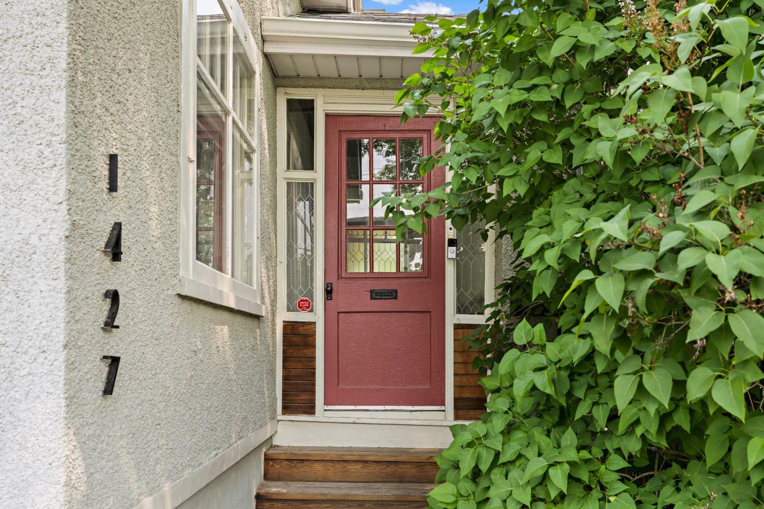 Property Photo: 1427 16A Street SE AB T2G 3S5