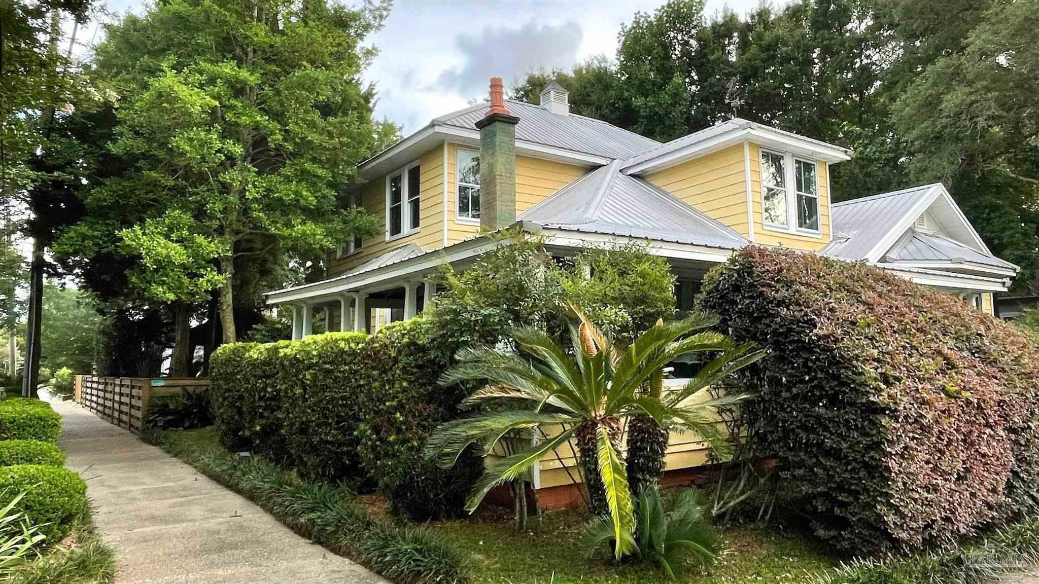 1519 E Desoto St  Pensacola FL 32501 photo