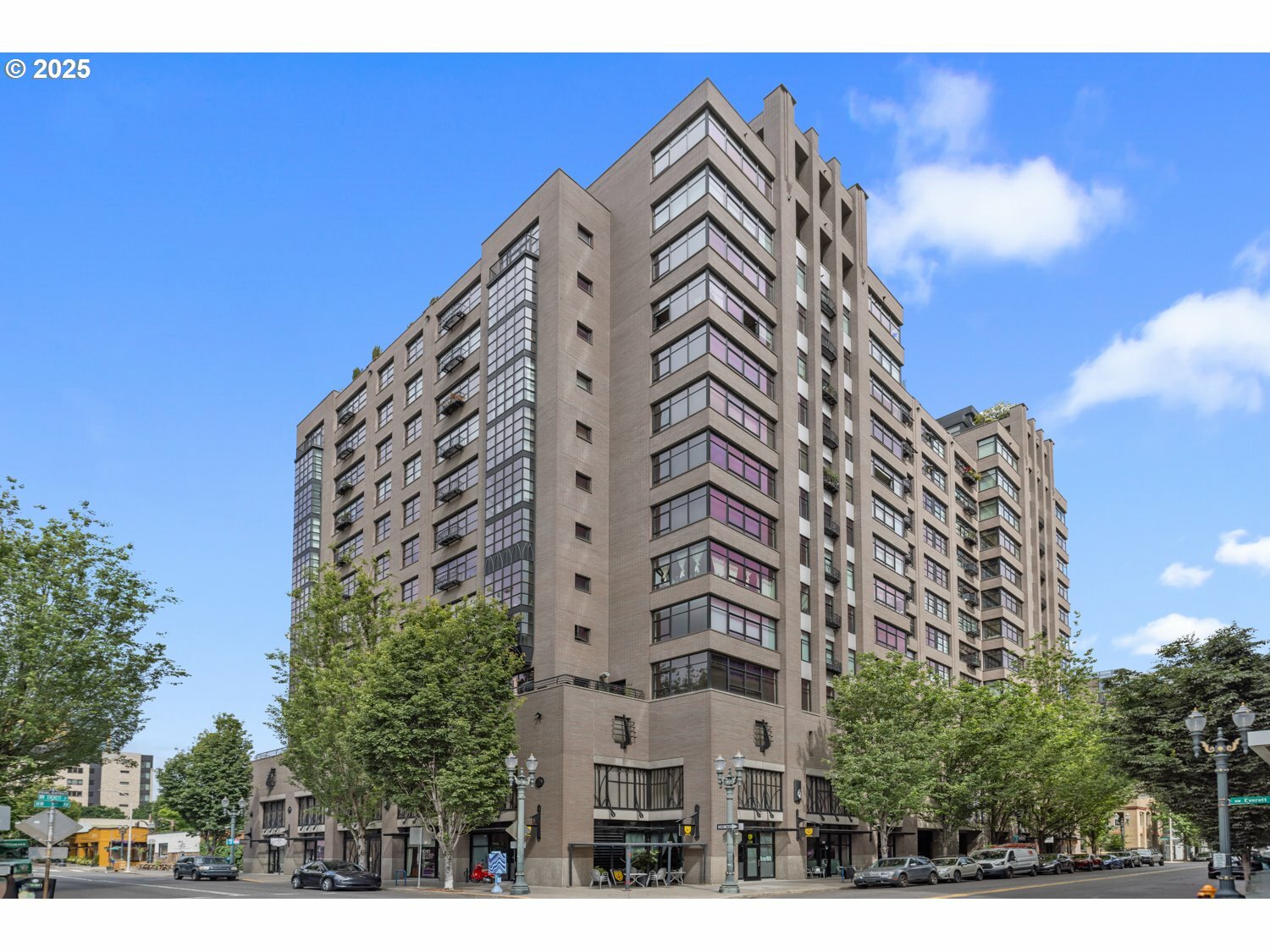 Property Photo: 333 NW 9th Ave 603 OR 97209