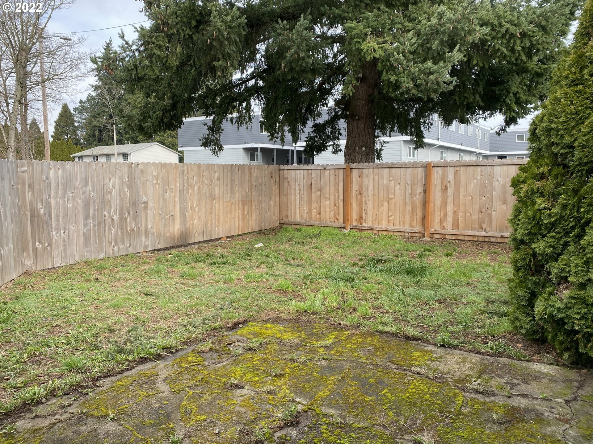 Property Photo: 15725 SE Stark St OR 97233