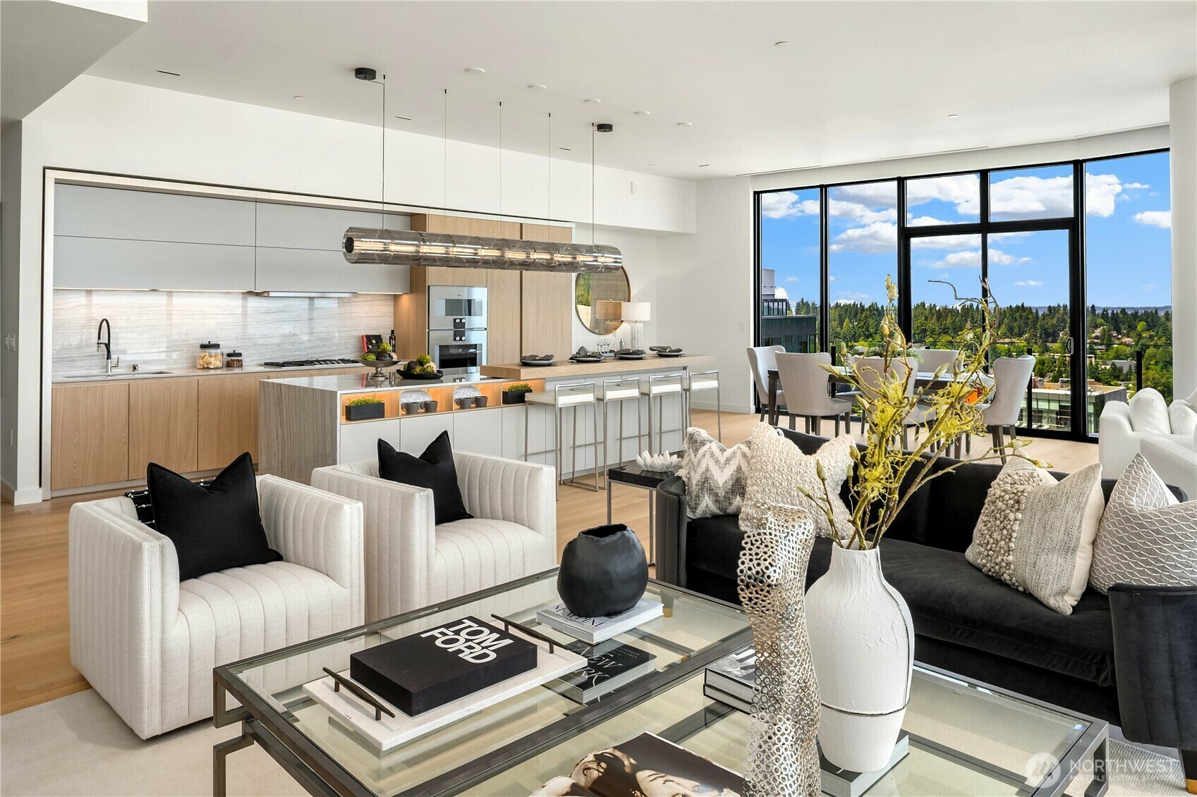 Property Photo: 838 Avenue Square NE 2602 WA 98004