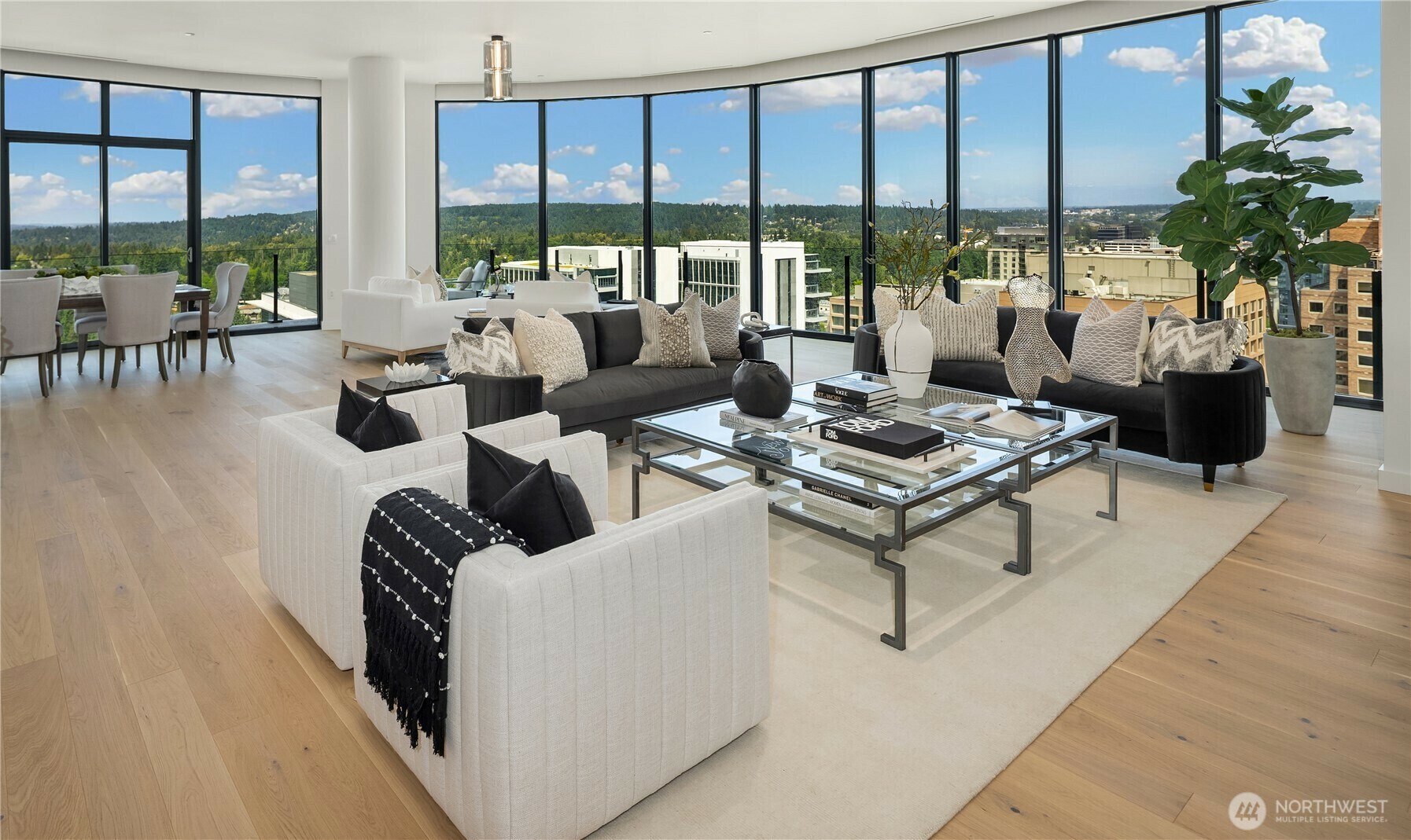 Property Photo: 838 Avenue Square NE 2602 WA 98004