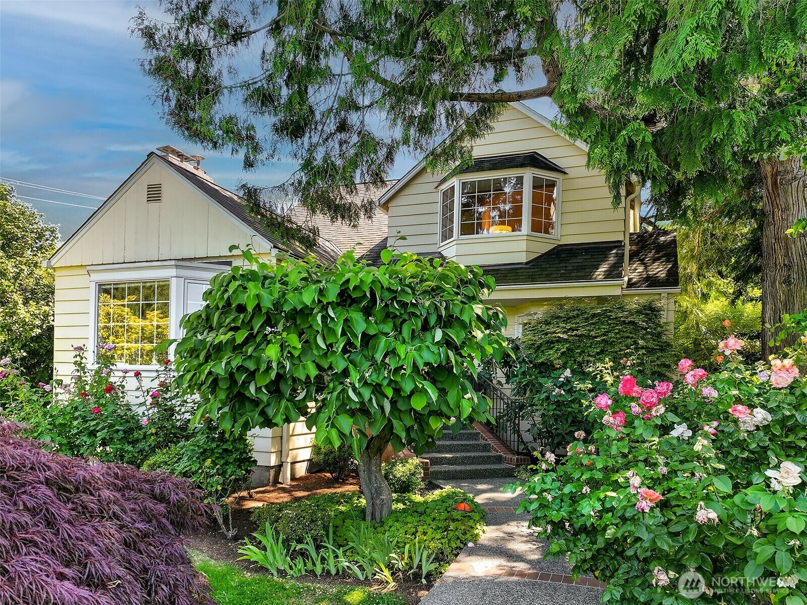 4412  43rd Avenue NE  Seattle WA 98105 photo