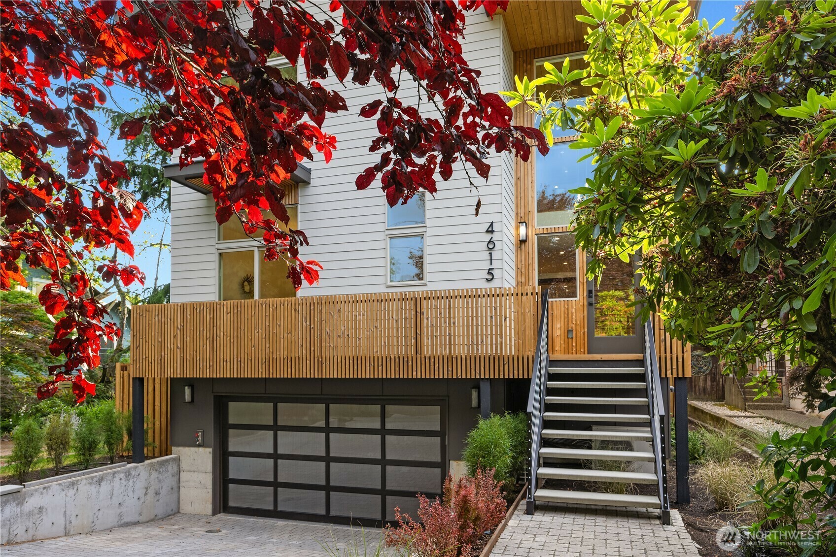 Property Photo: 4615 2nd Avenue NE WA 98105