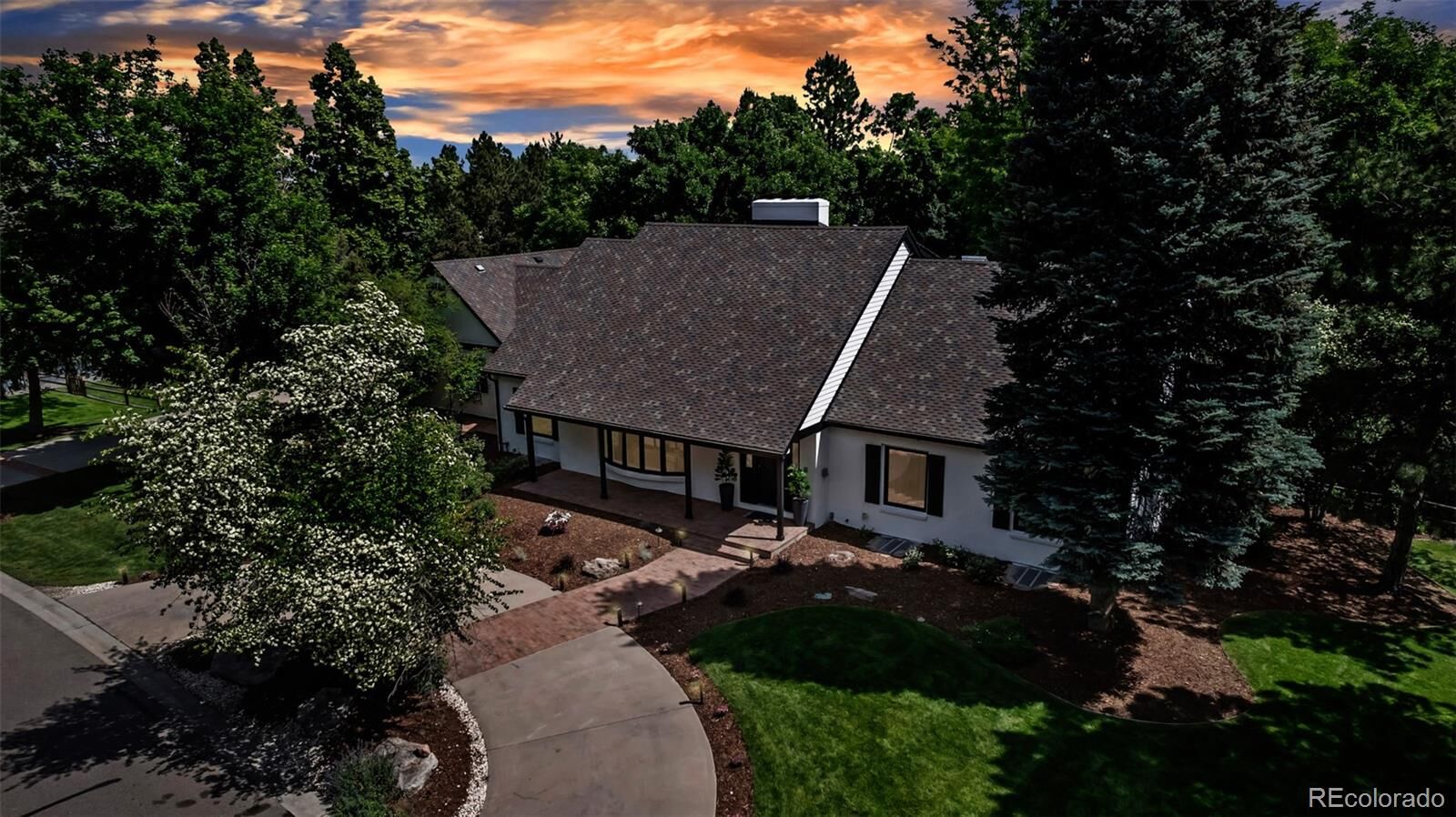 Property Photo: 17 E Belleview Lane CO 80121