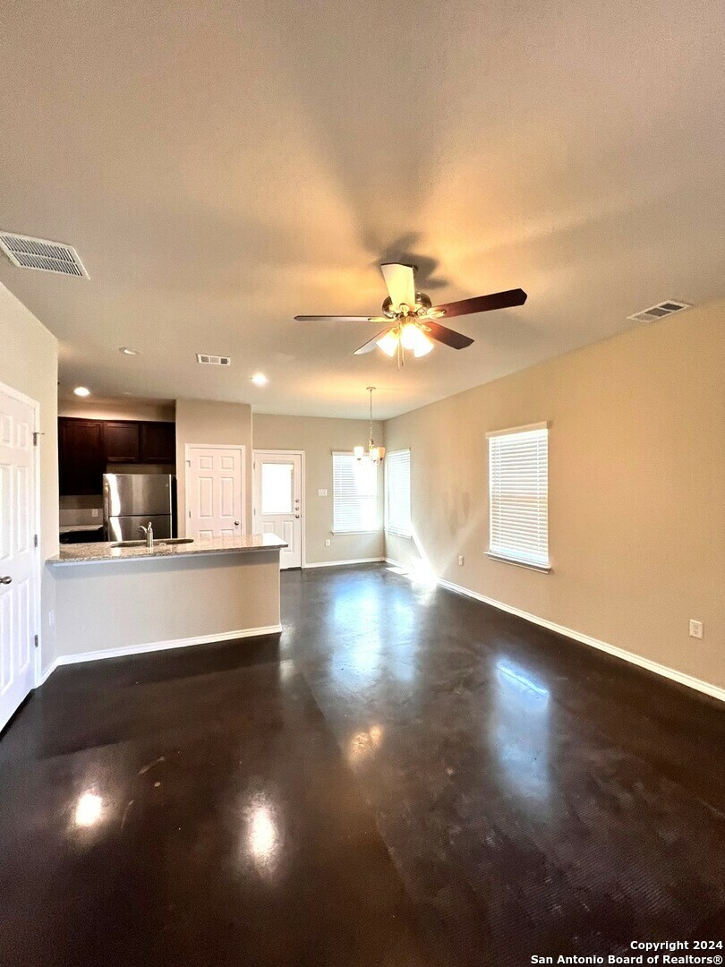 Property Photo: 1514 Lucille St TX 78155