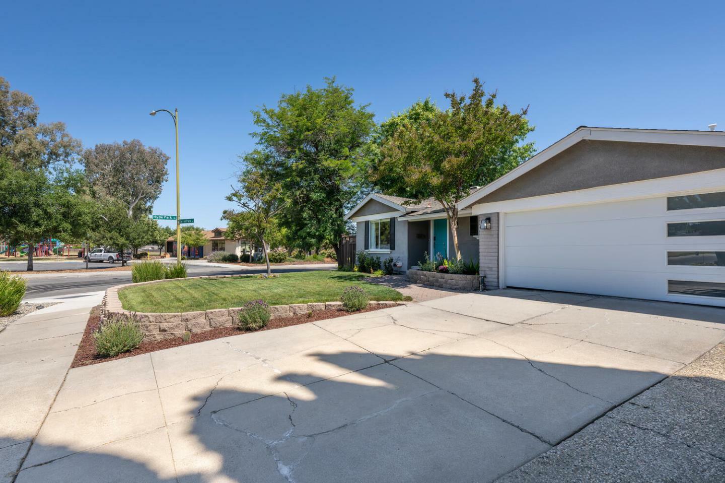 Property Photo: 4904 Barron Park Drive CA 95136