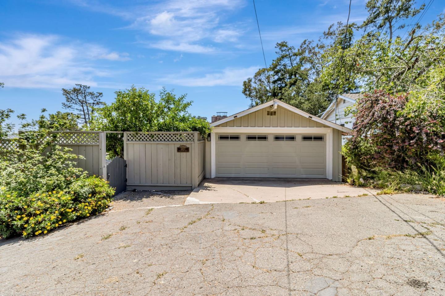 Property Photo: 6827 Ridgewood Drive CA 94611