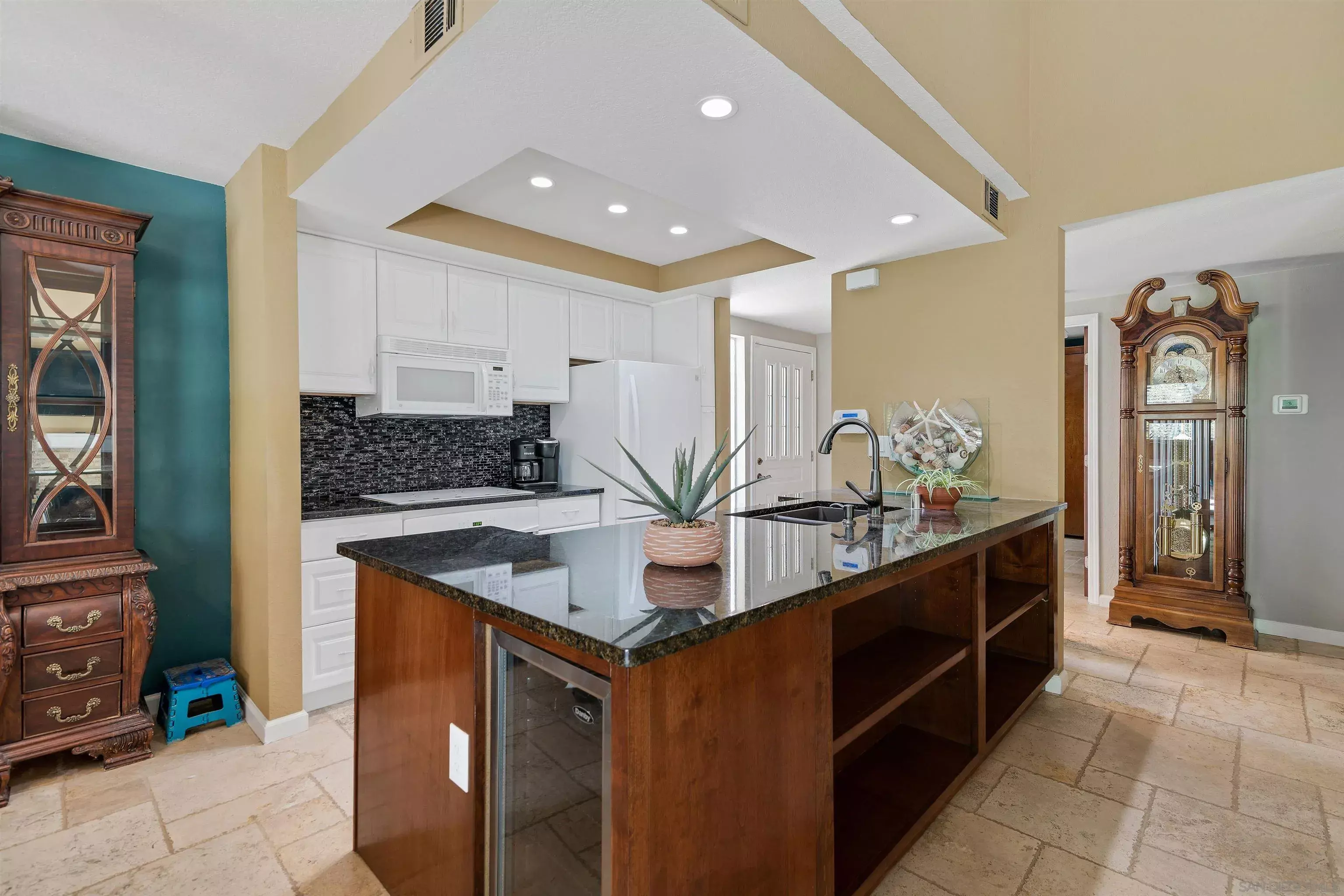Property Photo: 23606 Country Villa Rd CA 92065