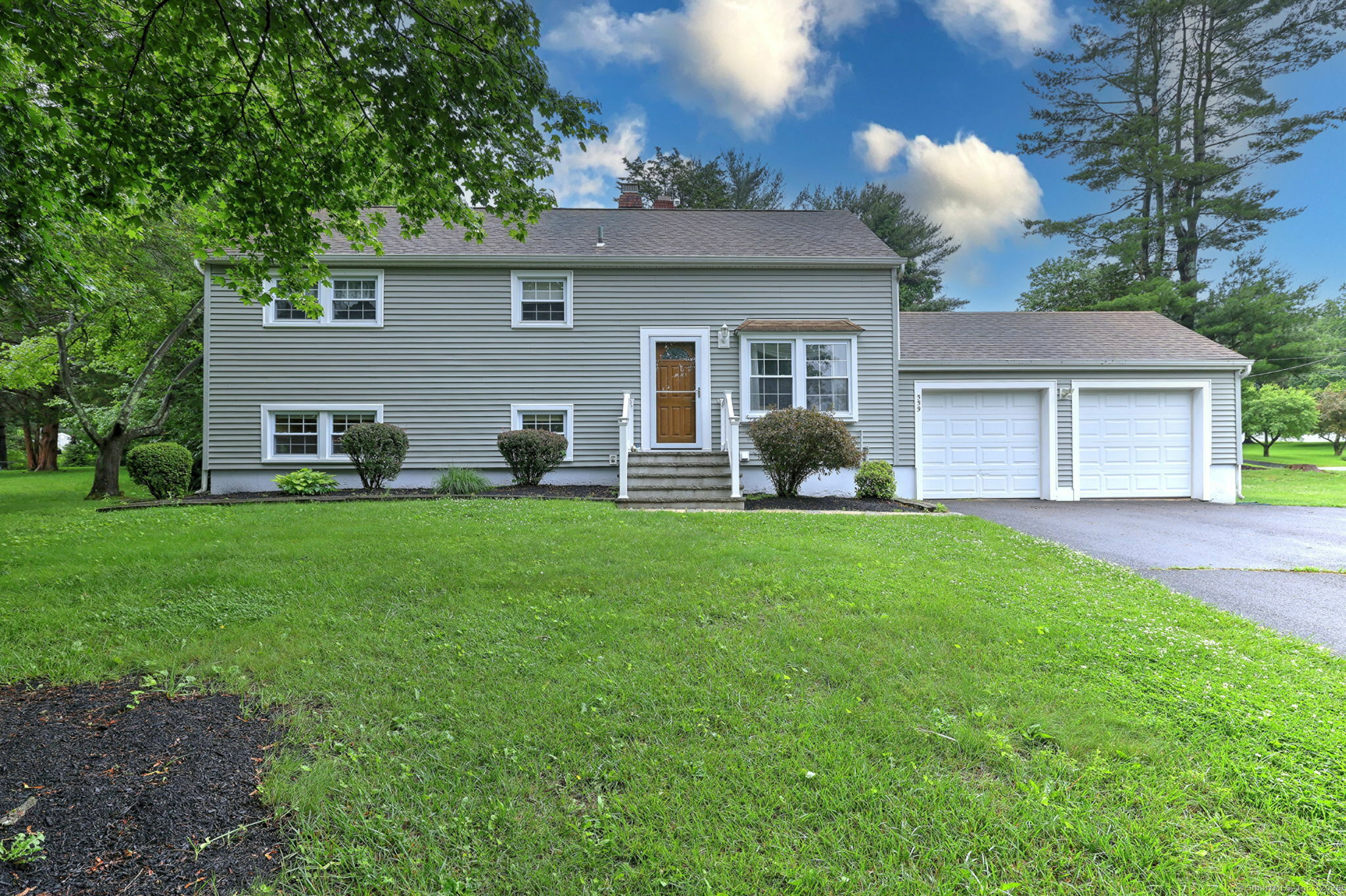 Property Photo:  559 Russell Court  CT 06477 