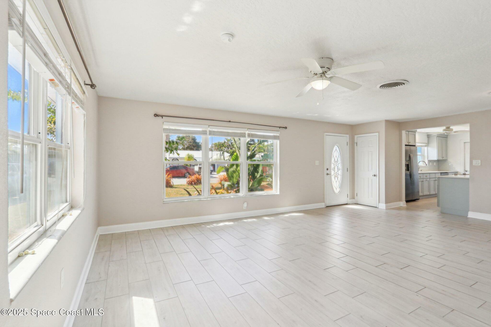 Property Photo: 167 Hedgegrove Avenue FL 32937