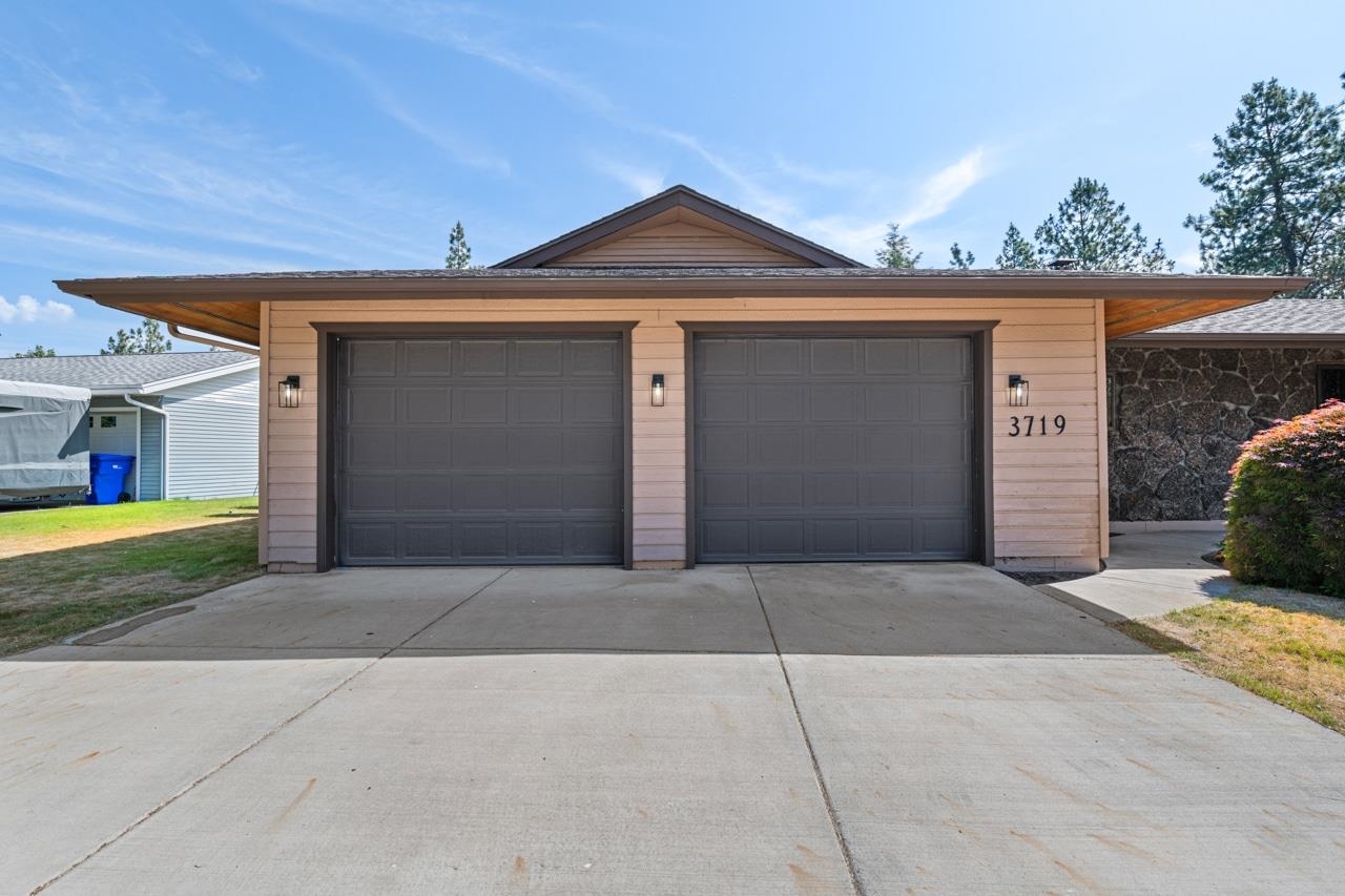 Property Photo: 3719 S Ridgeview Dr WA 99206