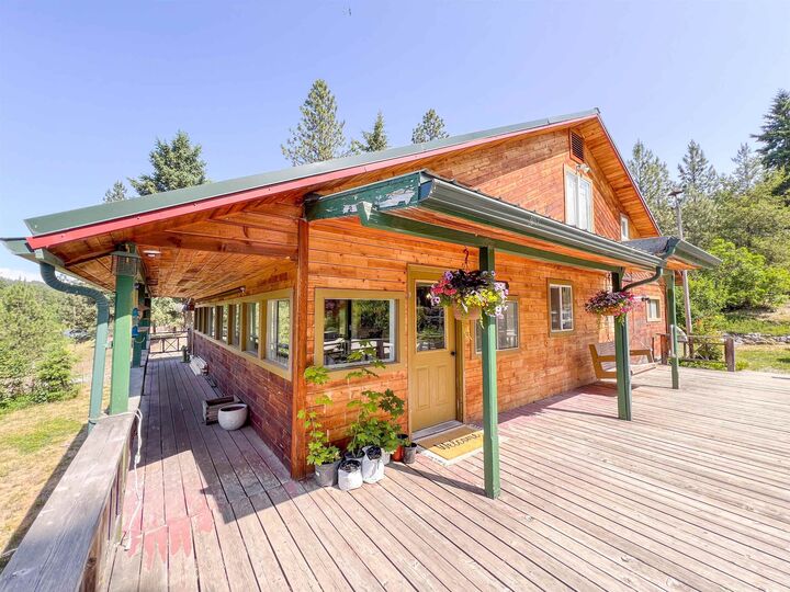 Property Photo:  563 Graham Rd  WA 99114 
