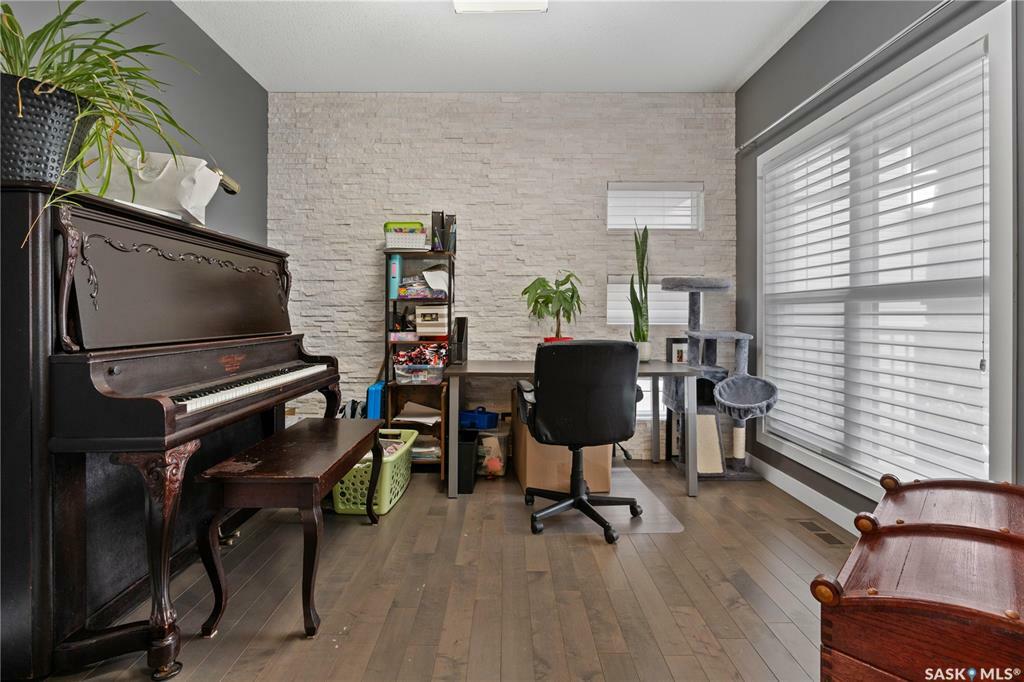 Property Photo: 4706 Green Apple Drive E SK S4V 3L2