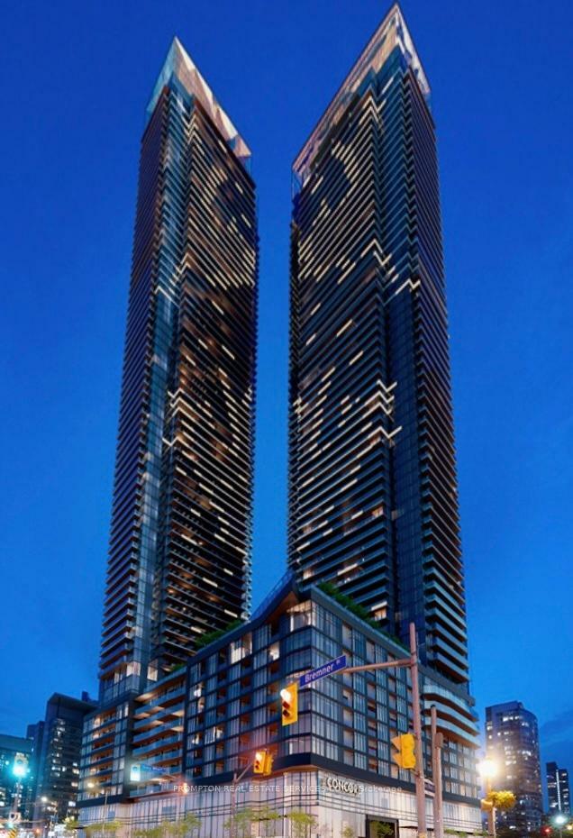 Property Photo: 1 Concord Cityplace Way 2212 ON M5V 0X3