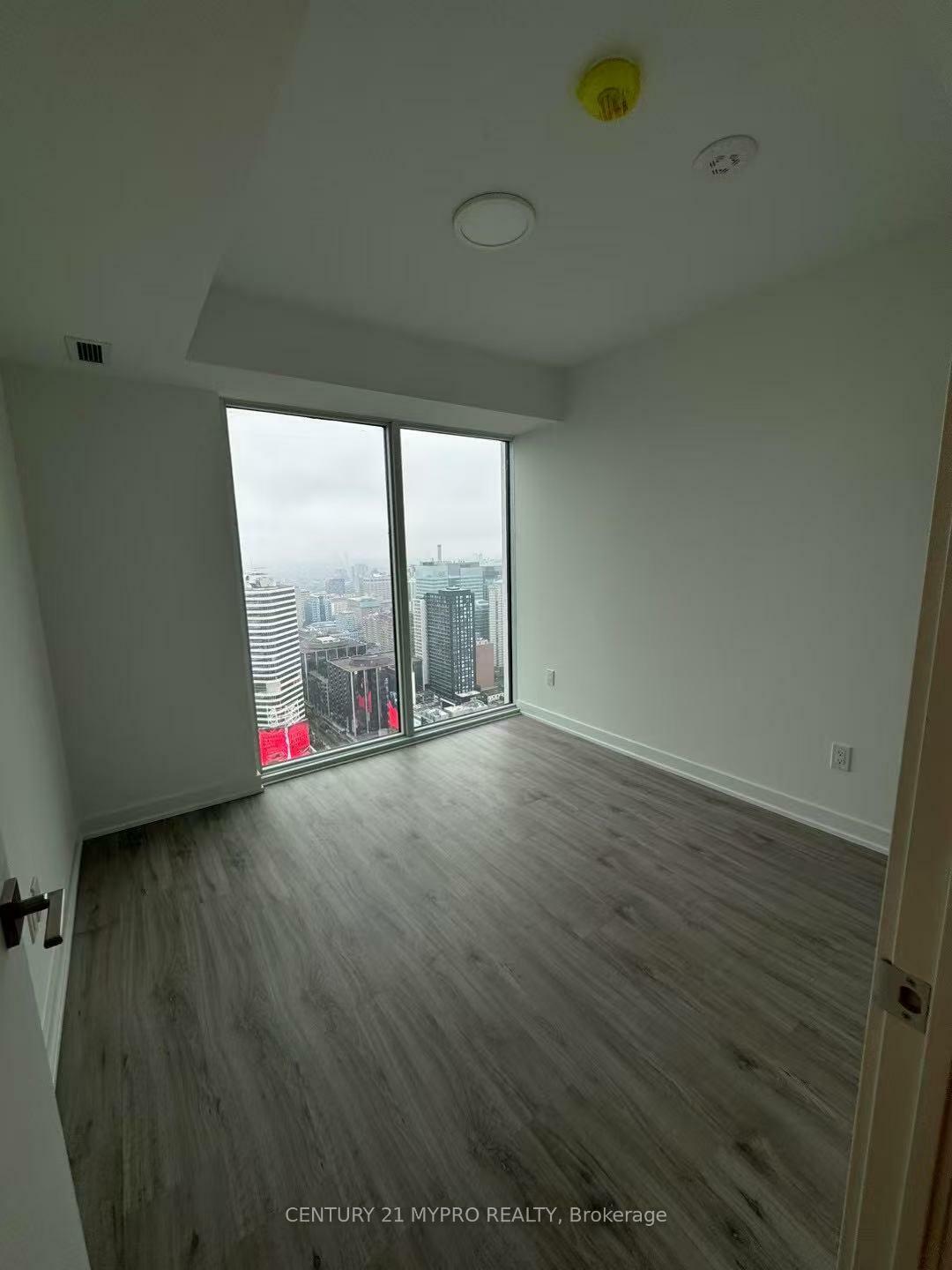 Property Photo: 252 Church Street 5216 ON M5B 0E6
