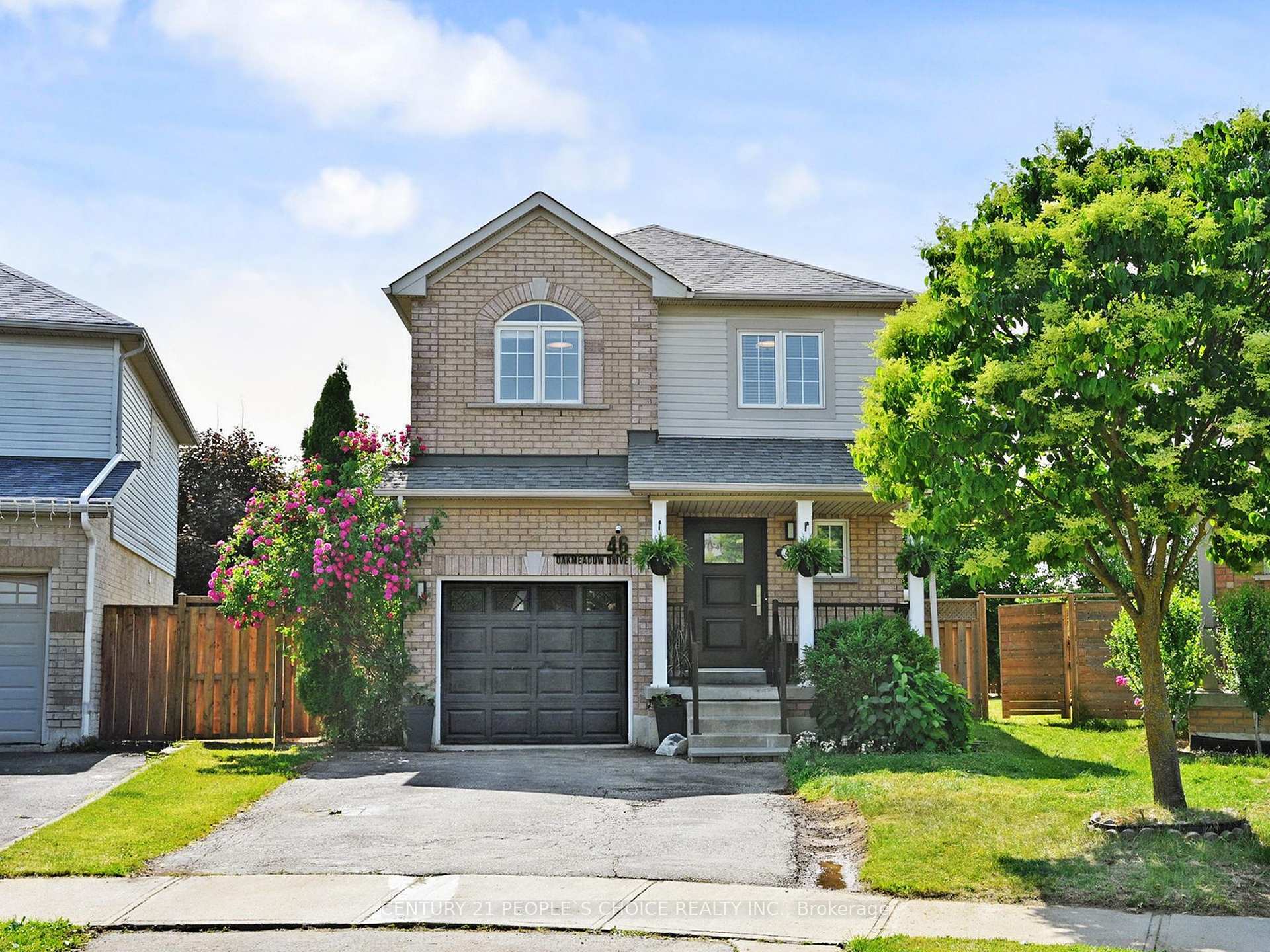 Photo de la propriété: 46 Oakmeadow Drive ON L7A 2M1