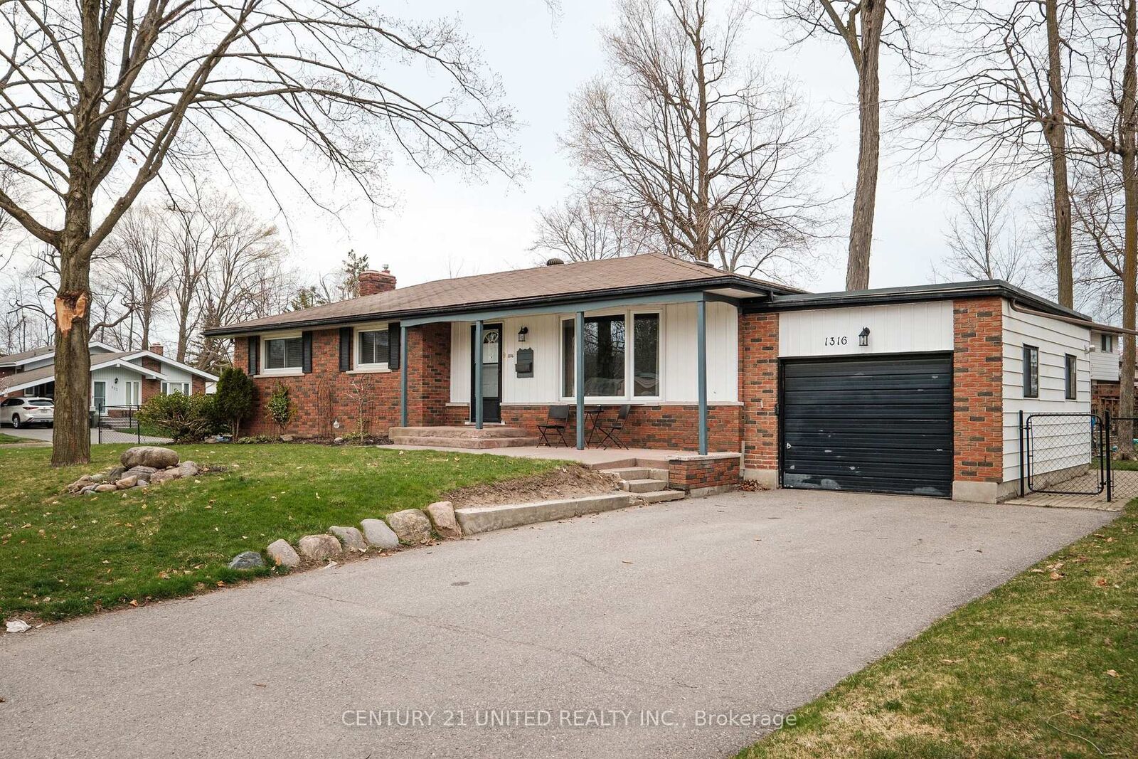 Property Photo:  1316 Bathurst Street  ON K9H 6X9 