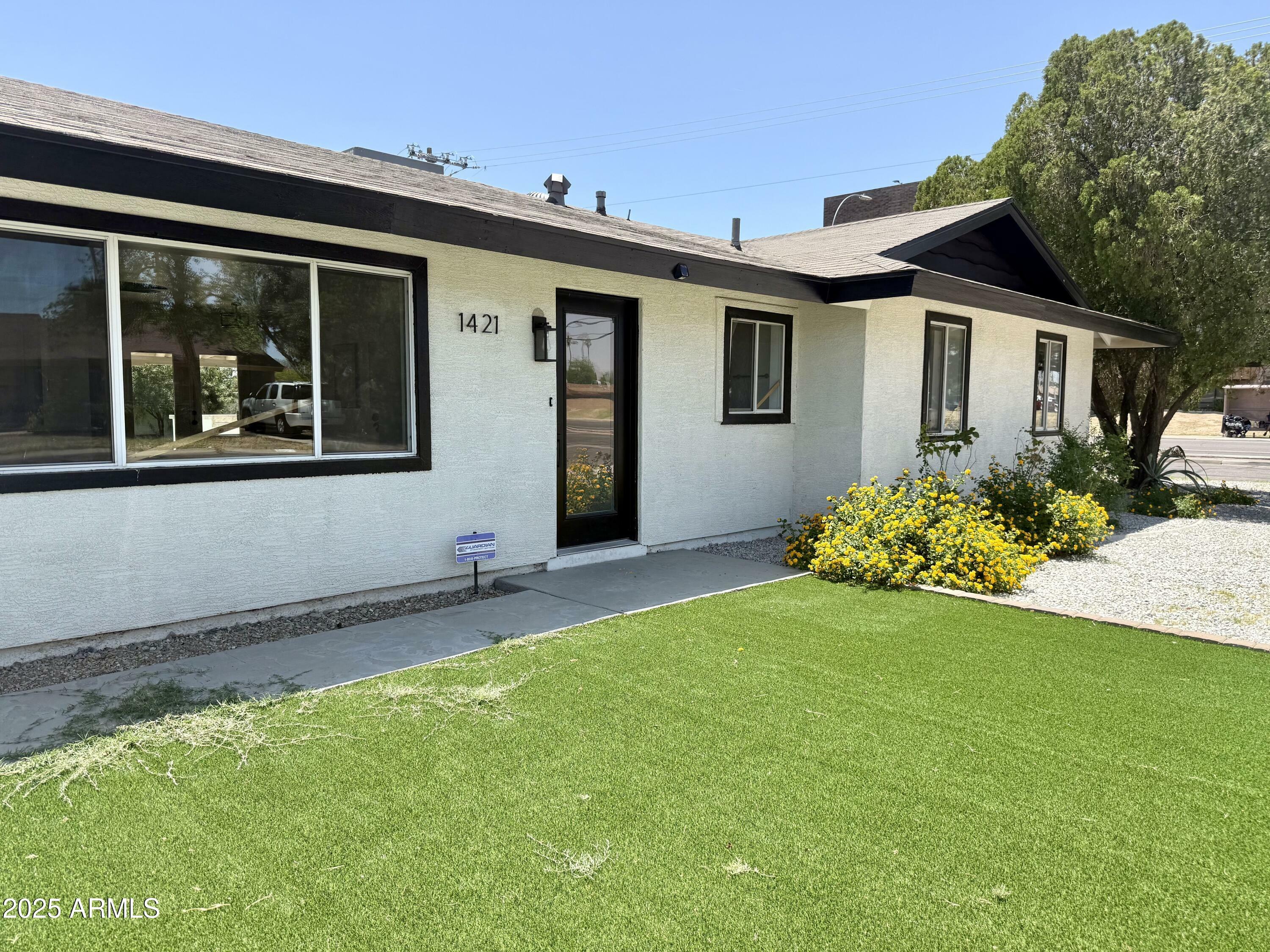 Property Photo: 1421 W Pasadena Avenue AZ 85013
