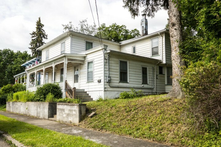 109 S Madison Avenue  Watkins Glen NY 14891 photo