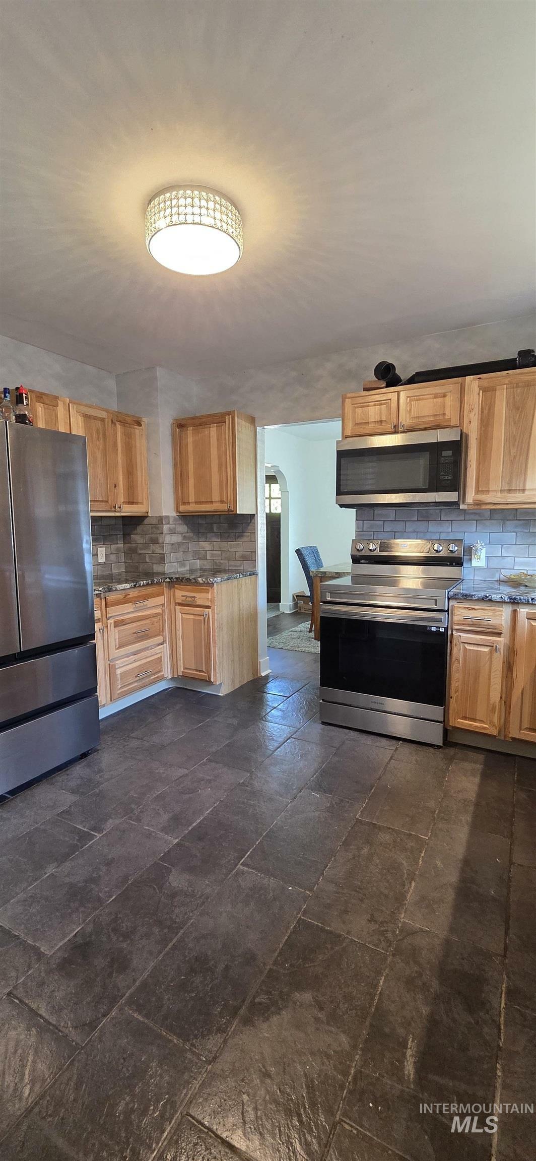 Property Photo: 1118 10th St ID 83501-2835