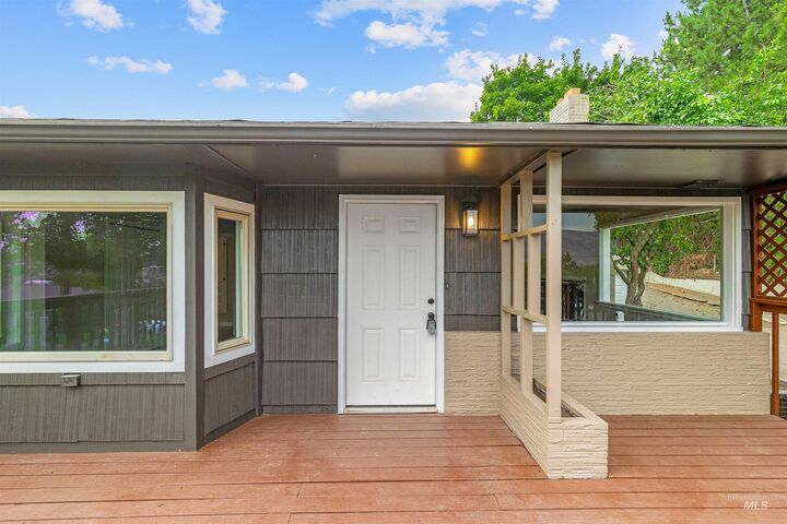 Property Photo: 630 18th Ave ID 83501
