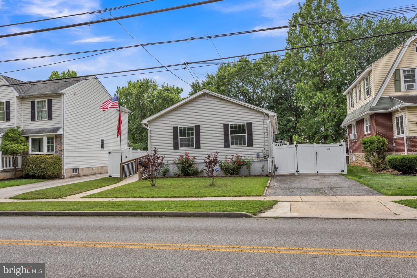 Property Photo: 1622 Amosland Road PA 19076