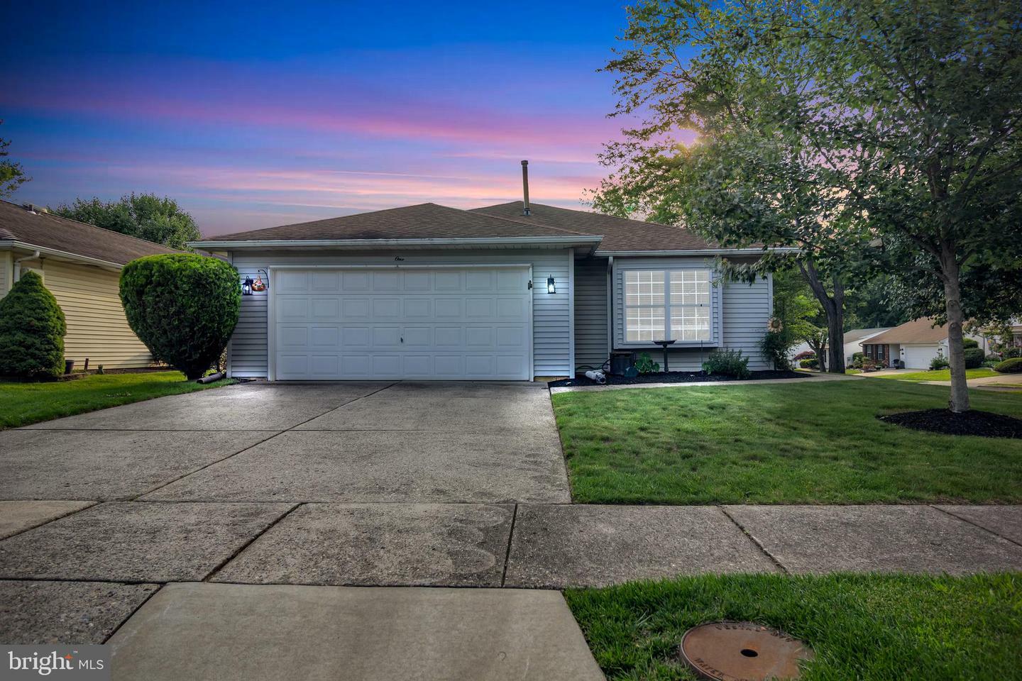 Property Photo:  1 Willowwood Court  NJ 08022 