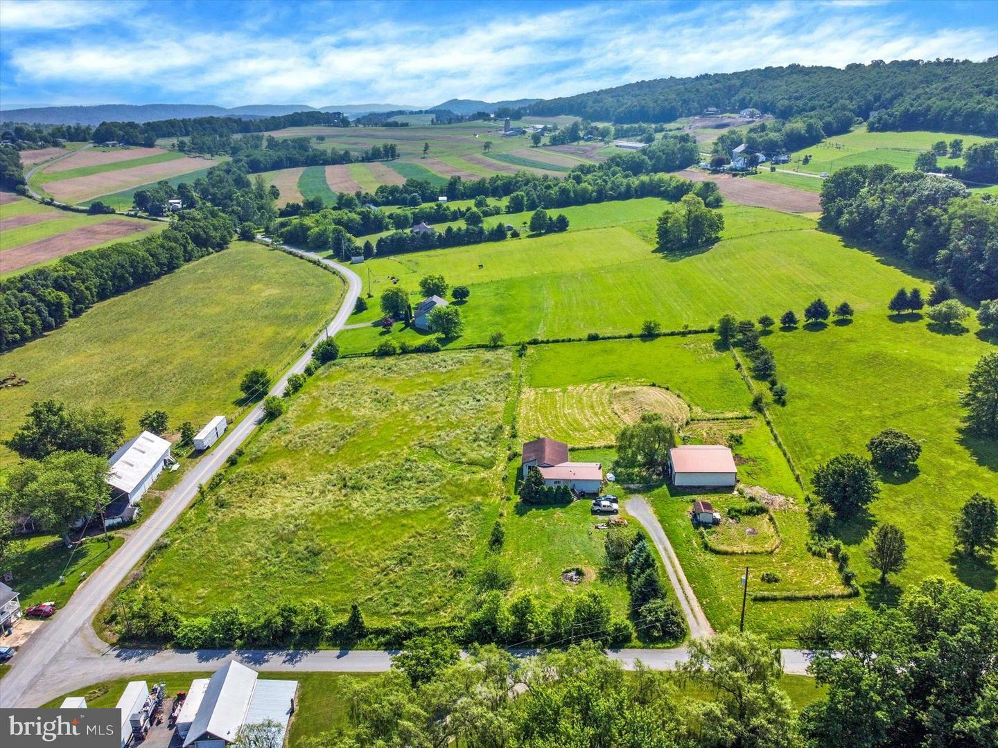 150 Emerick Lane  Dalmatia PA 17017 photo