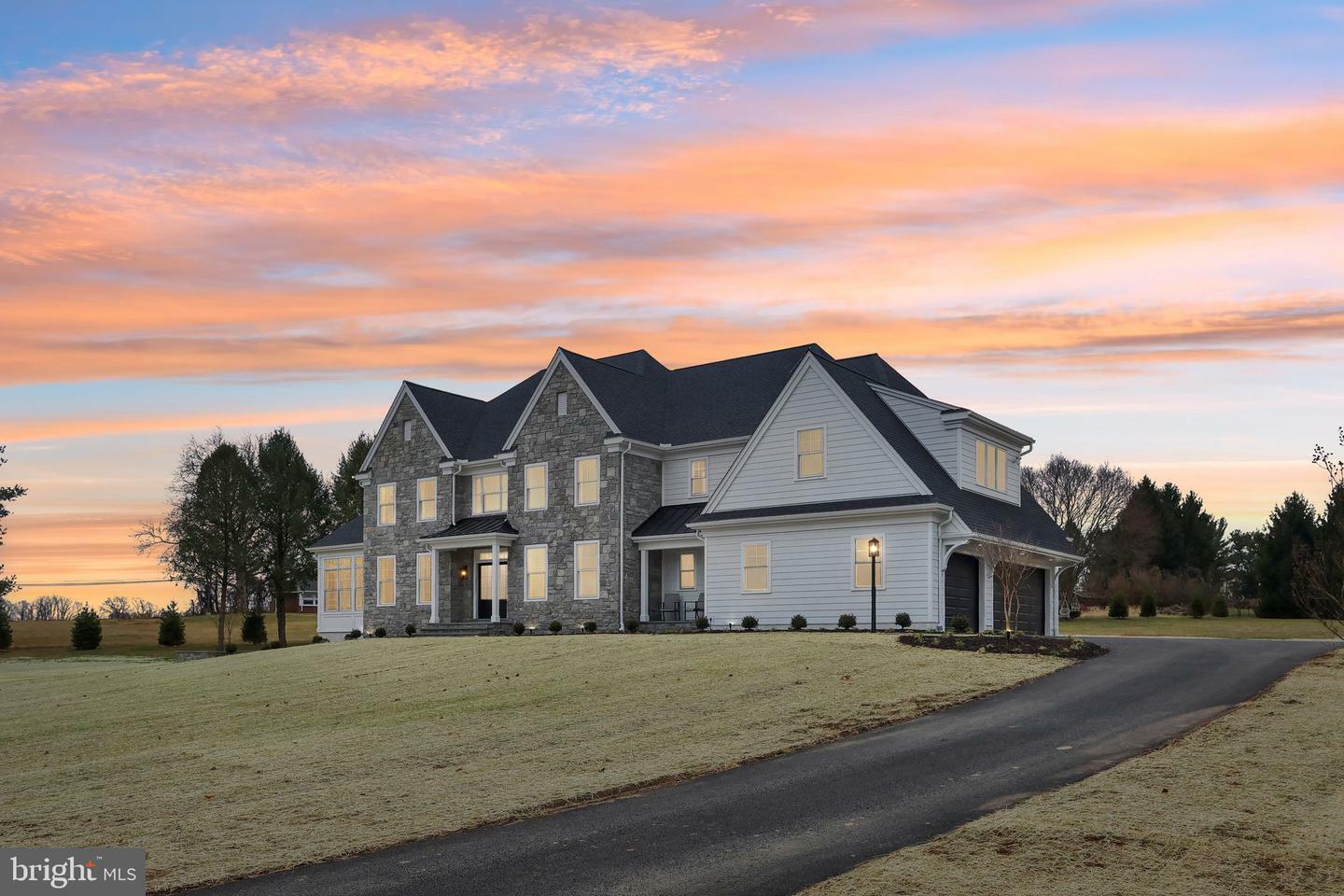Property Photo:  1337 Carolannes Way B5  PA 19382 