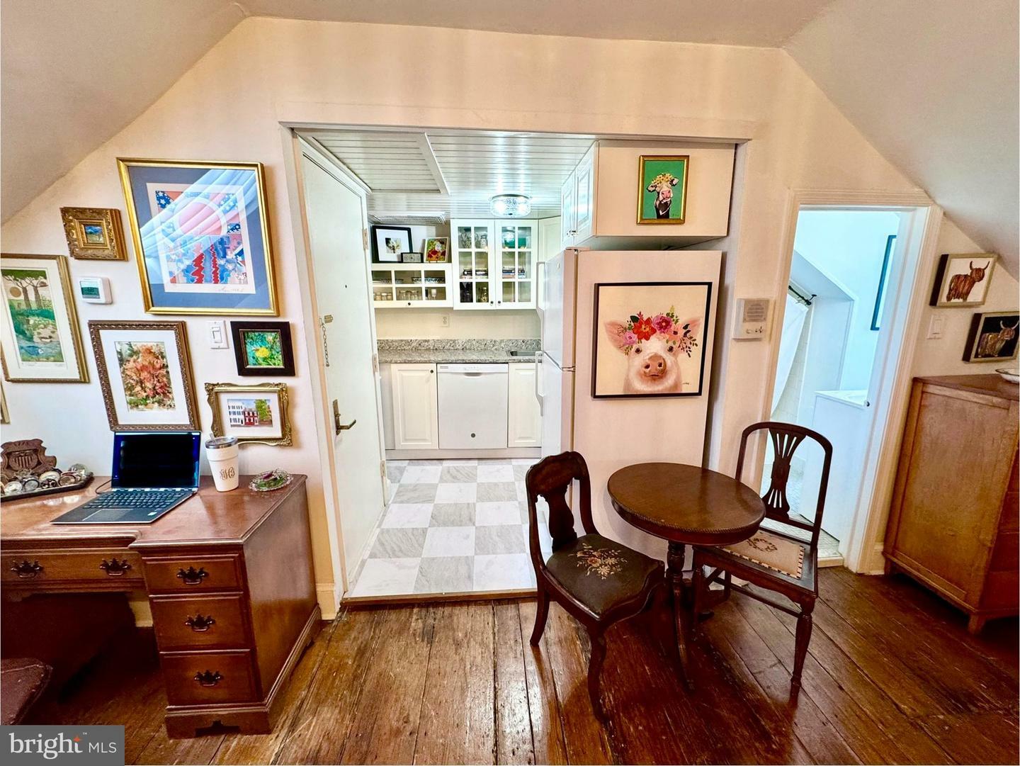 Property Photo: 1016 Prince Street 5 VA 22314