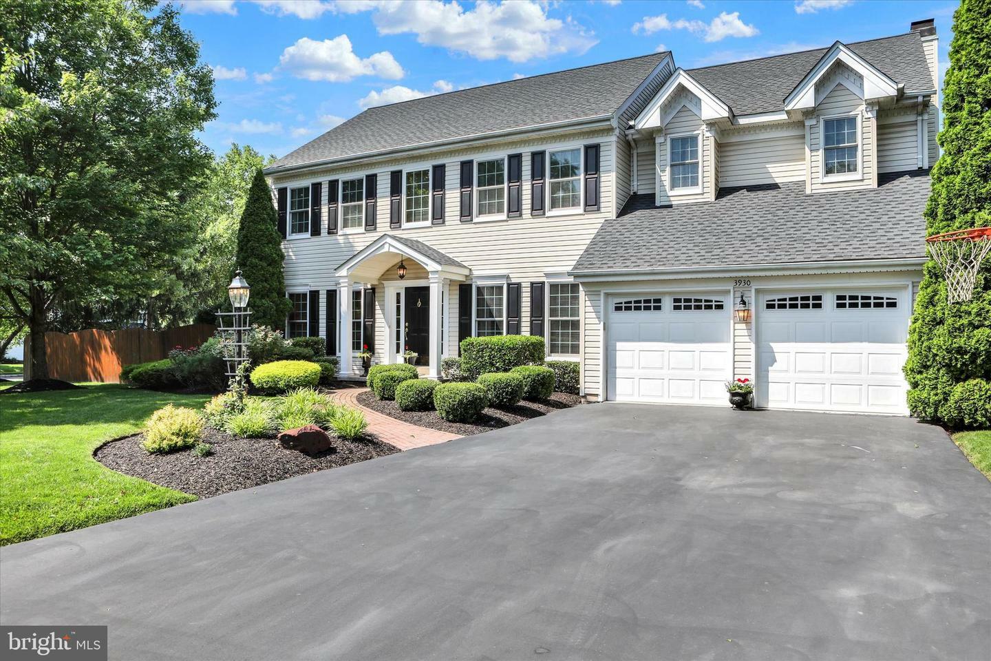 Property Photo: 3930 Liz Circle PA 18902