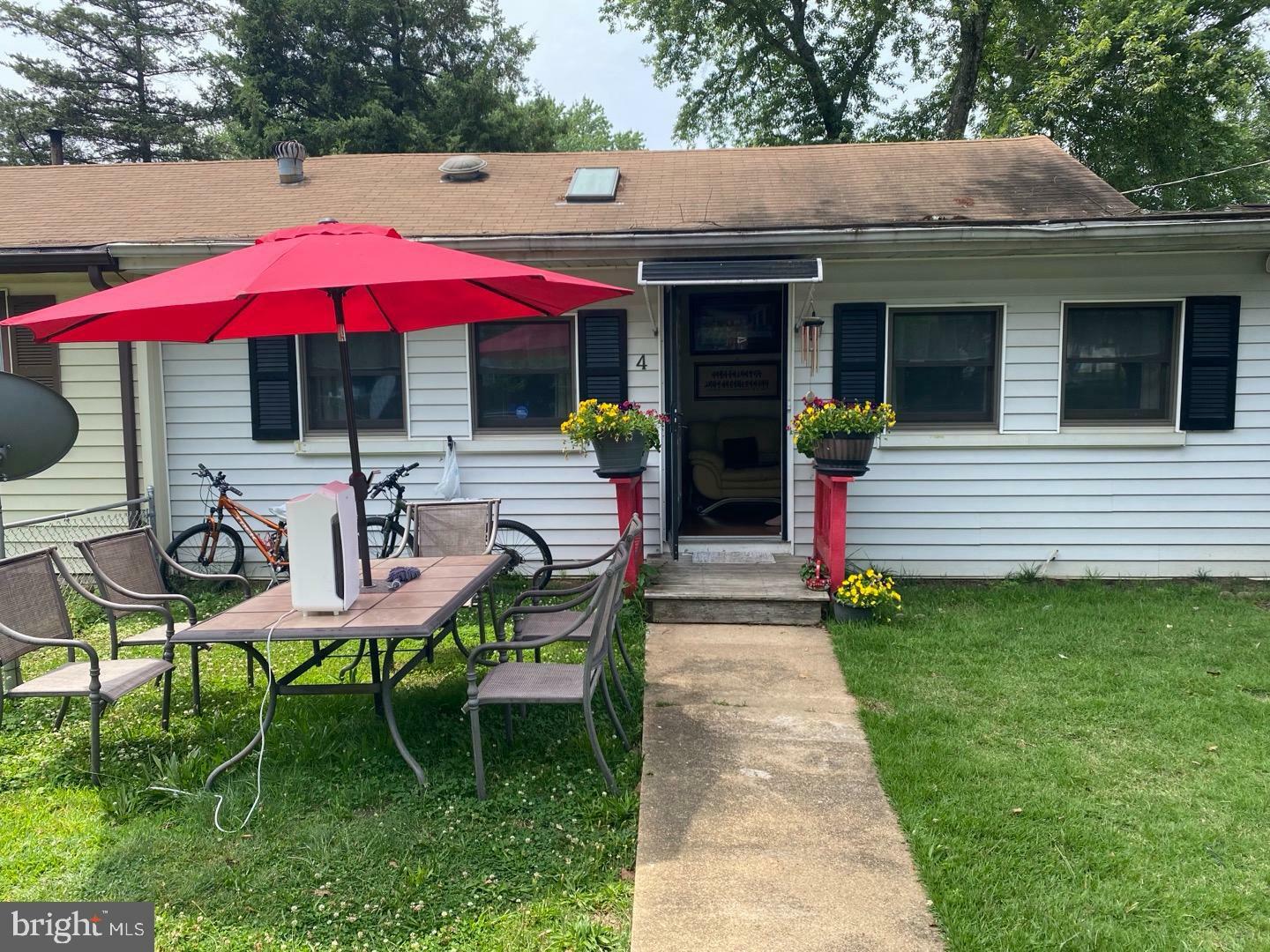 Property Photo: 4 Highland Place MD 20640