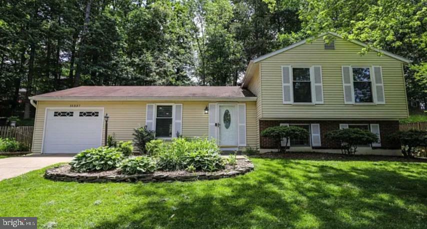 Property Photo: 15337 Edgehill Drive VA 22025