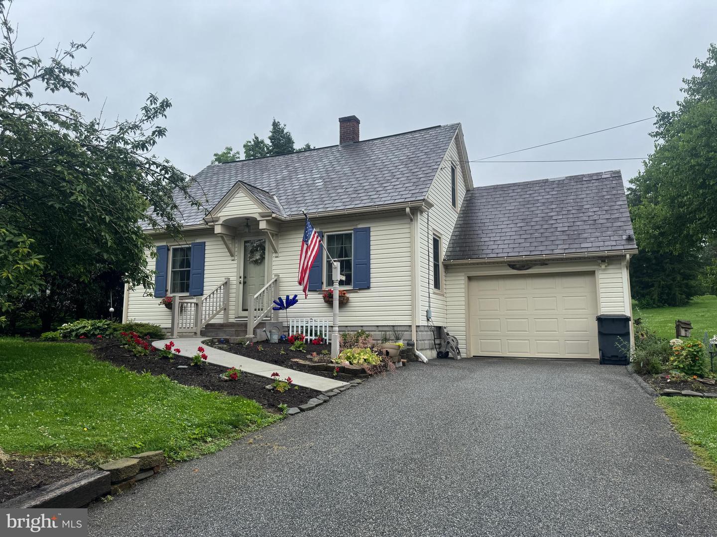 Property Photo: 18 Benedict Road PA 17603