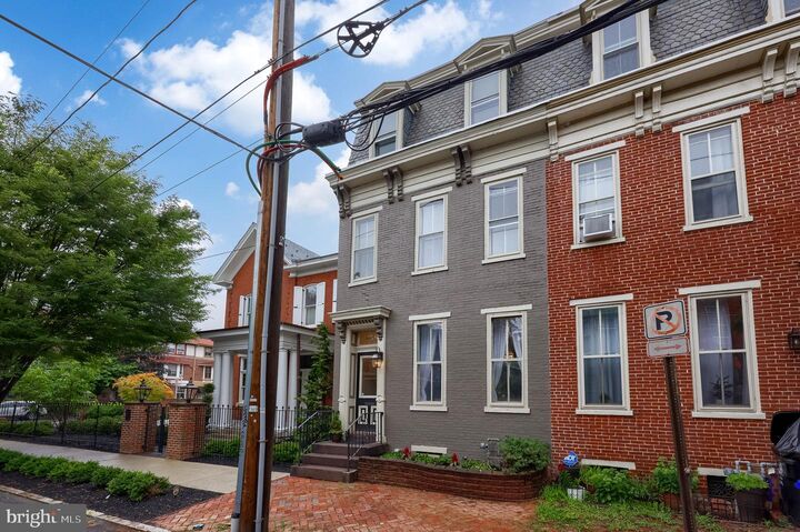 Property Photo:  258 Herr Street  PA 17102 