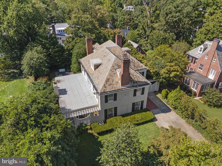 Property Photo: 4332 N Charles Street MD 21218
